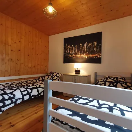Casa vacanze Gîte Saint-Julien-Chapteuil, 4 pièces, 6 personnes - FR-1-582-326